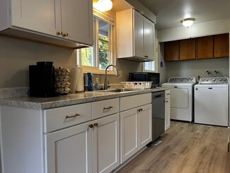 925 Olympic Ave, Medford, OR 97504