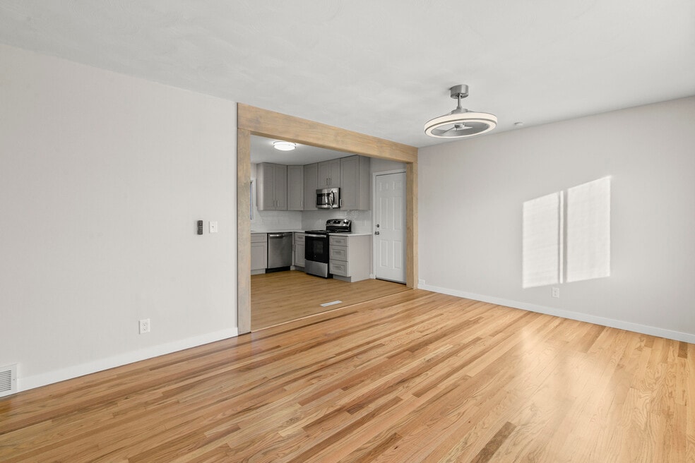 4622 Parkview Dr, Omaha, NE 68134 - photo 1