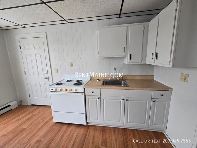 23-25 4th St unit 1, Bangor, ME 04401 - photo 3