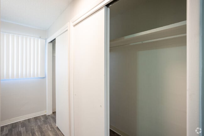 Studio - 420SF