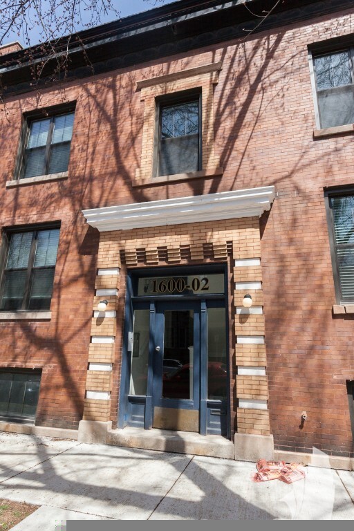1600 W Belle Plaine Ave Unit 1600-2, Chicago, IL 60613