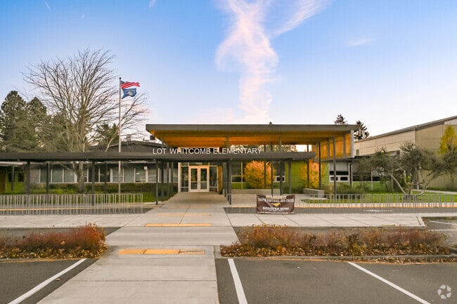 Whitcomb Elementary School provides education in the neighborhood of 
Southgate.