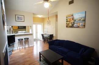 715 W 22nd 1 2 St Unit 302, Austin, TX 78705