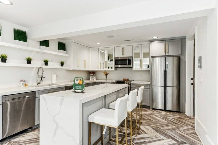 Overland Station, Overland Park, KS 66204 - photo 1