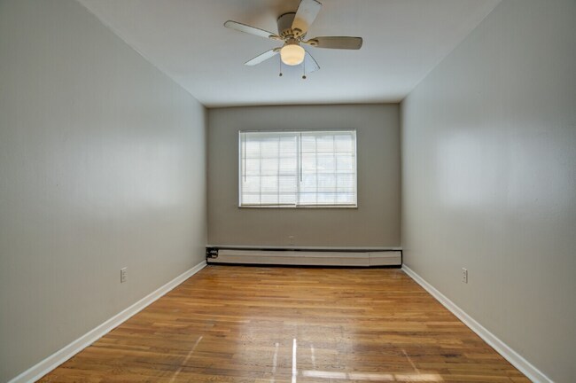 4865 Cadieux Rd unit Apartment 4, Detroit, MI 48224 - photo 3