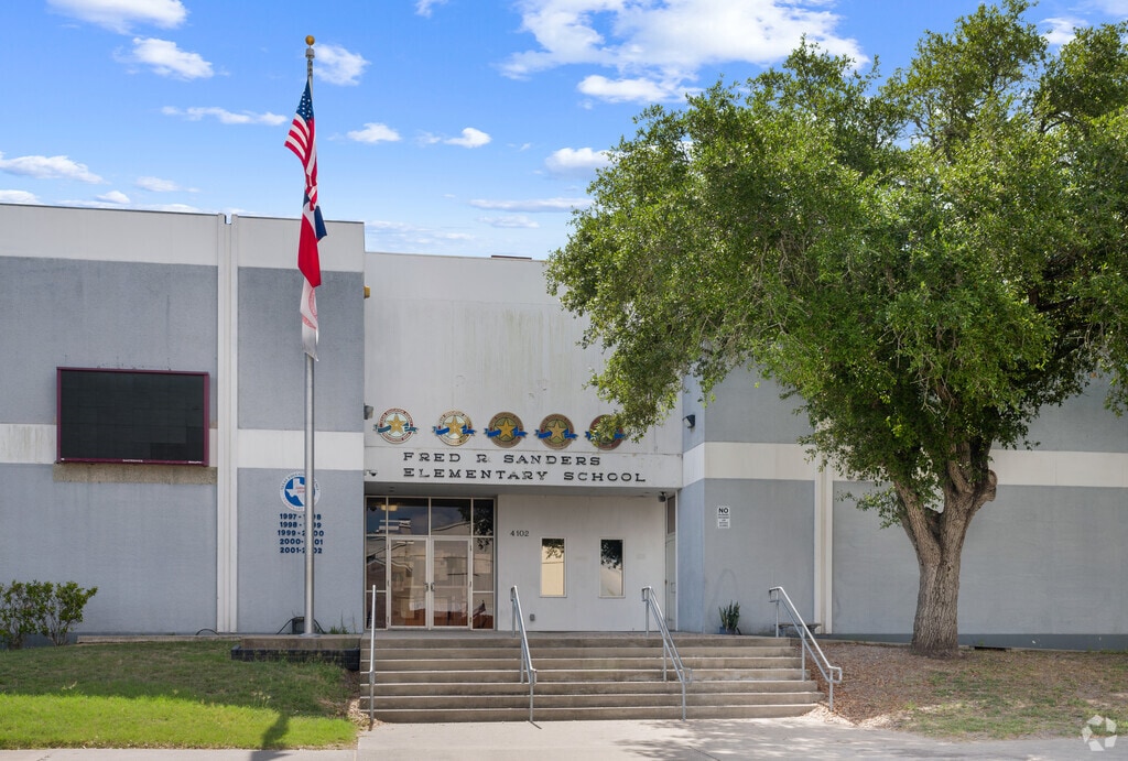 Sanders Elementary School, Rankings & Reviews