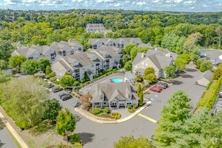 100 Lakeview Ave, New Canaan, CT 06840