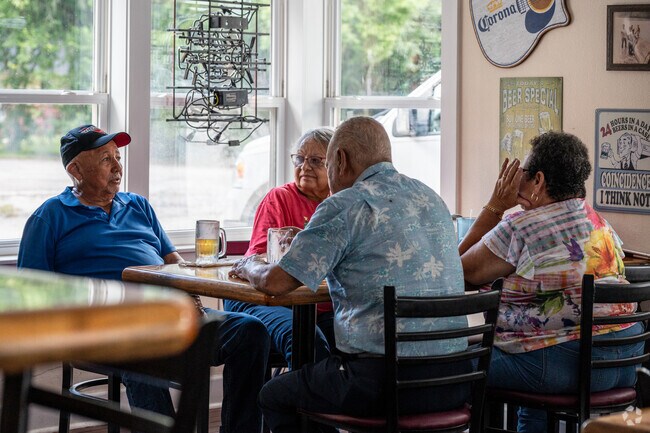 Daisy Lake families head to Shady Oaks restaurant, which is located right along the St Johns.