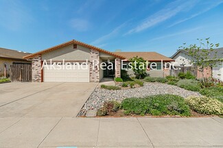 697 Garden Gate Dr, Manteca, CA 95336
