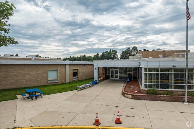 The Lake Crystal Wellcome Memorial Elementary community supports 439 students with 9% minority enrollment and balanced gender distribution in a comprehensive PK-5 learning environment.