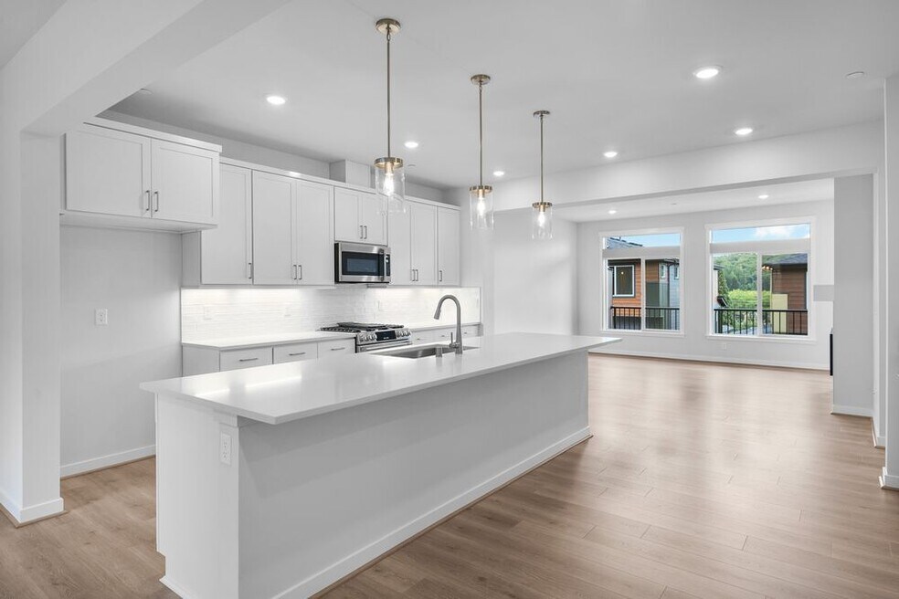 13216 NE 127th Way unit C, Kirkland, WA 98034 - photo 1