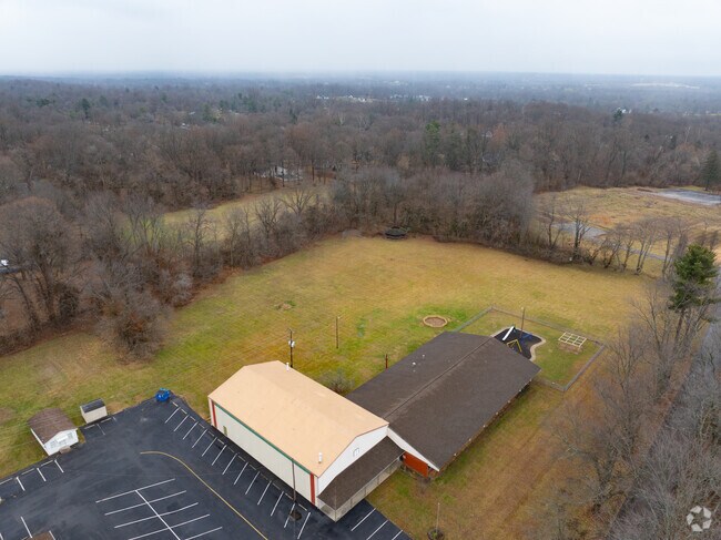 Pewee Valley Pewee Valley Junior Academy is located in an area that's considered family-friendly