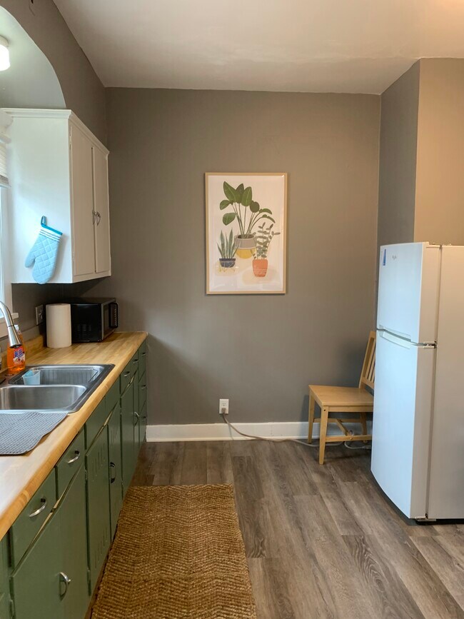 303 Eddy Ct S unit 2, Fargo, ND 58103 - photo 2