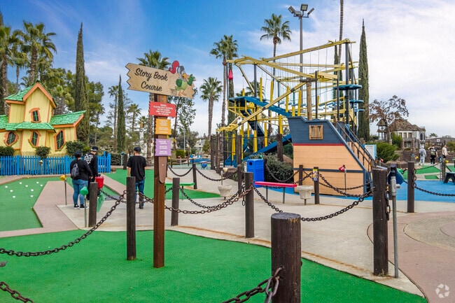 Meet up with friends for mini golf at Blackbeard's near the Roosevelt neighborhood.