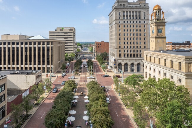 Downtown Canton is a few minutes' drive from Whittier Park and offers family activities.