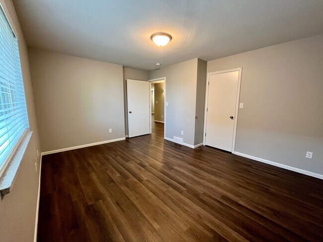 2322 College St unit 1, Cedar Falls, IA 50613 - photo 7