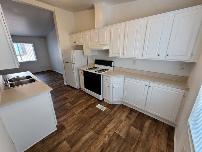 Millpond Village Apartments, Flagstaff, AZ 86001 - photo 4