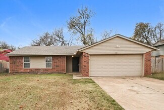 501 N Ramblin Oaks Dr, Moore, OK 73160