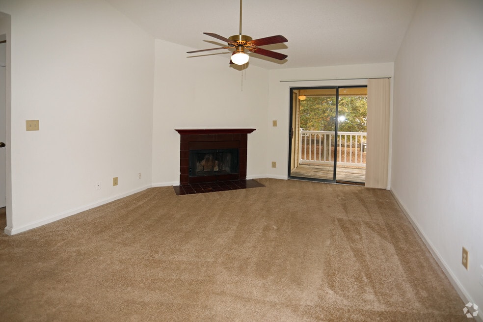 Bent Tree Apartments, Columbia, SC 29210 - photo 1