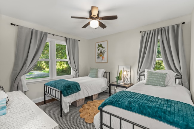 2611 N Oakridge Cir, North Charleston, SC 29420 - photo 3