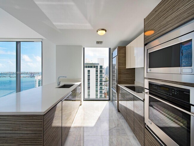 Icon Bay unit 3608, Miami, FL 33137 - photo 3