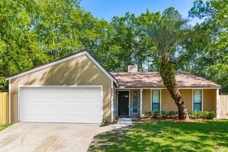 6847 Coralberry Ln N, Jacksonville, FL 32244
