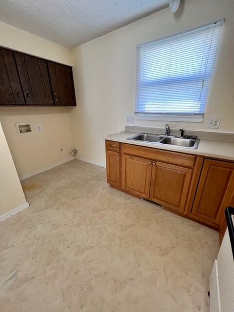 2226 N Pierce Ave, Springfield, MO 65803 - photo 4