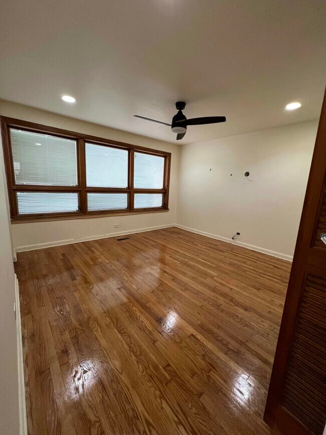 7250 S Euclid Ave, Chicago, IL 60649 - photo 6