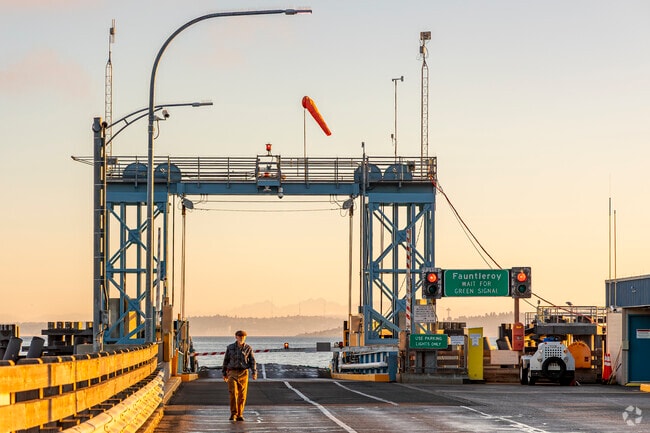 A ferry crossing on the route from Home to Gig Harbor.