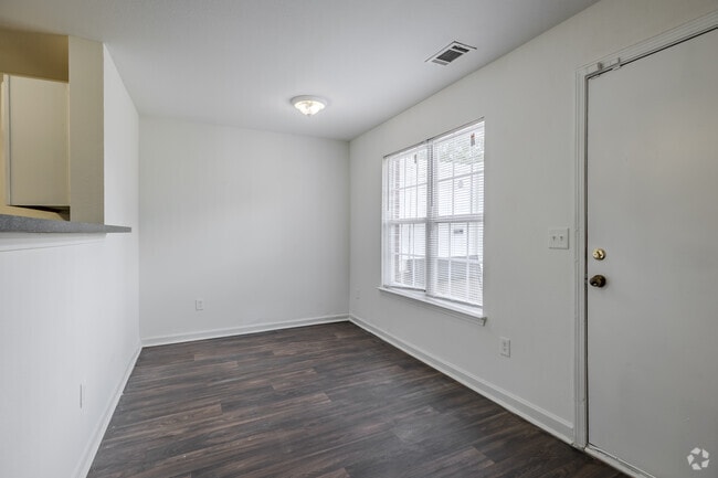 3BR, 2BA - 1344SF - Dining Room