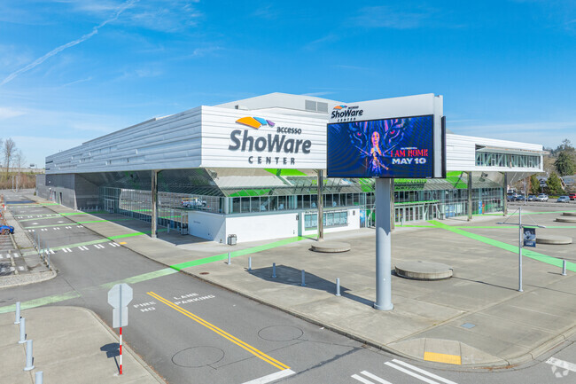 Catch a Thunderbirds game with friends at ShoWare Center just a few minutes from The Lakes.