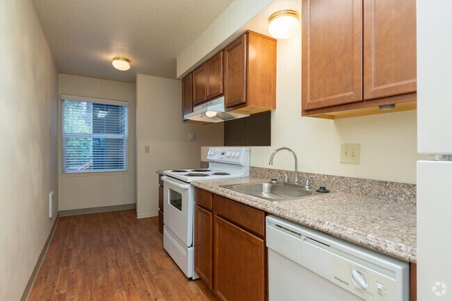 2BR, 1BA - 726SF Kitchen