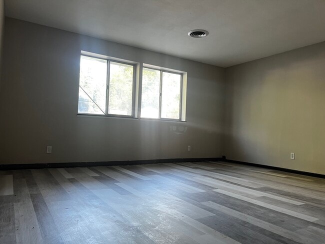 1616-1634 W 42nd St, Davenport, IA 52806 - photo 2