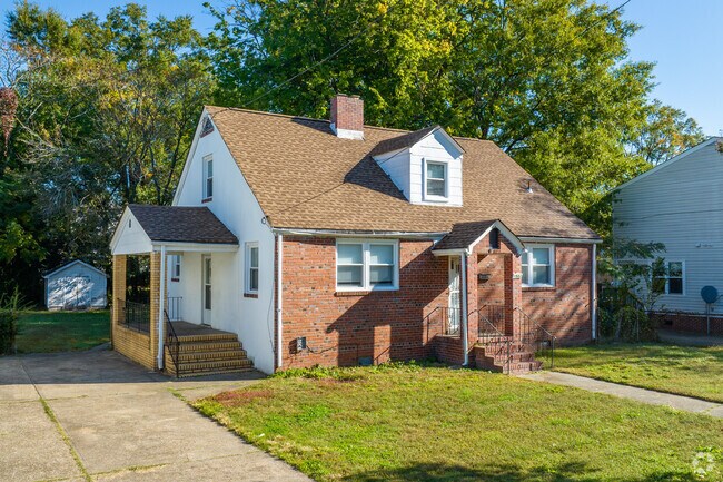 Modest cottage style houses can be found in Brambleton.