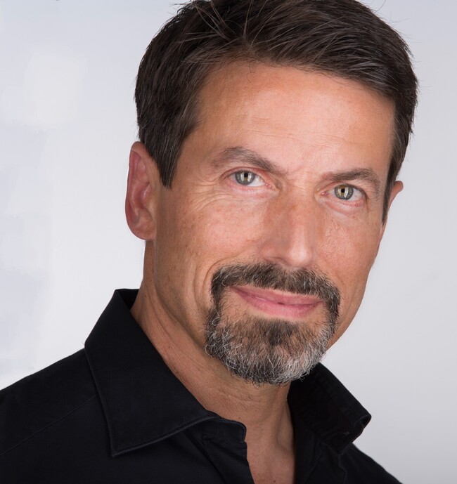 Agent Photo