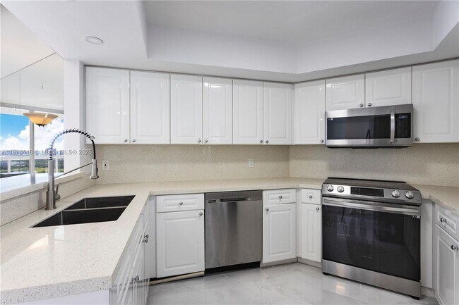 Sunset Harbour Condo North Tower, Miami Beach, FL 33139 - photo 3