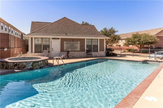 1000 Spring Loop, College Station, TX 77840 - photo 3