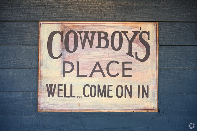 In Valle Vista you are reminded at every step of the rural nature of the community.