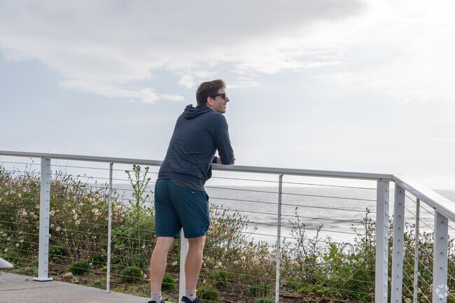 Residents of Rose Lodge enjoy quick coastal access within a matter of 15 to 20 minutes.