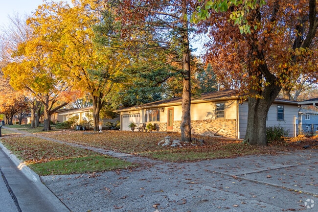 Allenview residents love their stylish and functional midcentury-inspired homes.