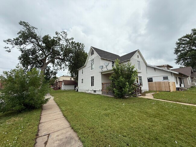 5102 Walker Ave unit 3, Lincoln, NE 68504 - photo 3