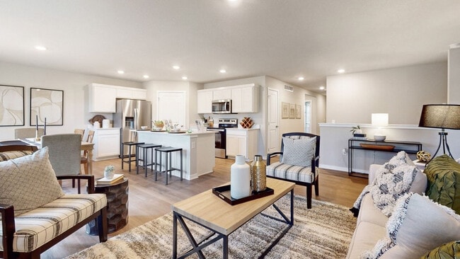 2506 E 47th St, Des Moines, IA 50317 - photo 3