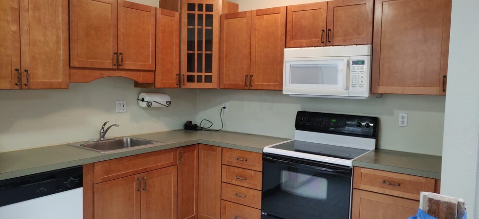 114 Strathmore Rd unit 406, Brighton, MA 02135 - photo 1