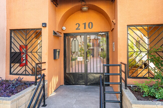 210 Garfield, Glendale, CA 91205 - photo 5