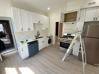 1322 W Ohio St, Chicago, IL 60642