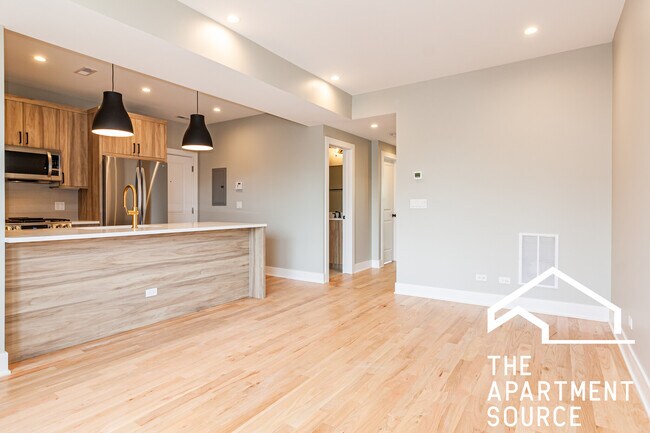 2457 W Logan Blvd unit 1, Chicago, IL 60647 - photo 4