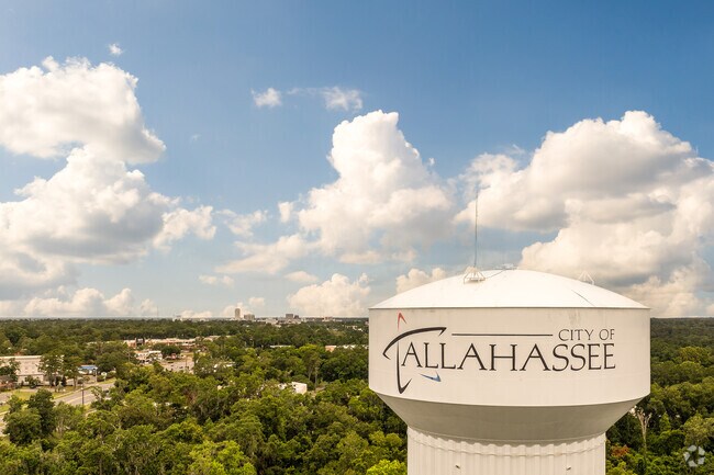 Southeast Tallahassee is only minutes from downtown and the university campuses.