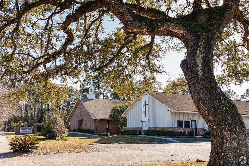 Goose Creek has the unique opportunity to attend Londonderry Christian Montessori.