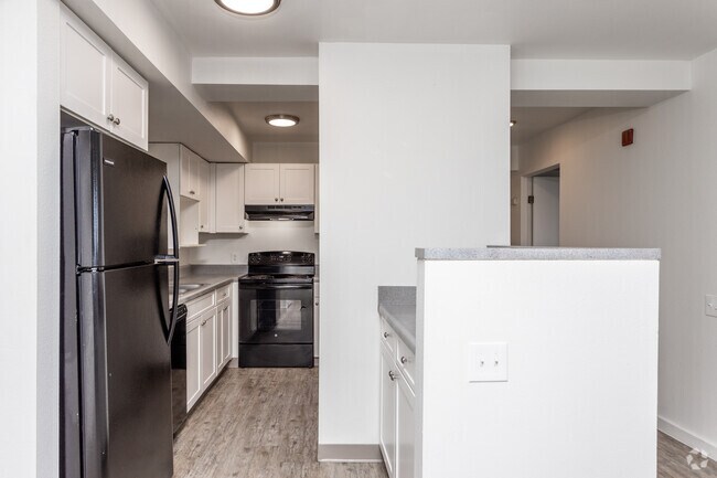 2BR, 1BA - Sinatra/1,034 SF