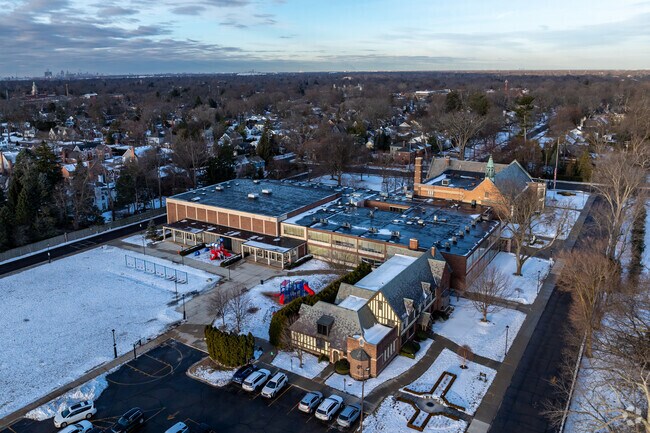 St Paul Catholic School is located at the heart of Grosse Pointe Farms.